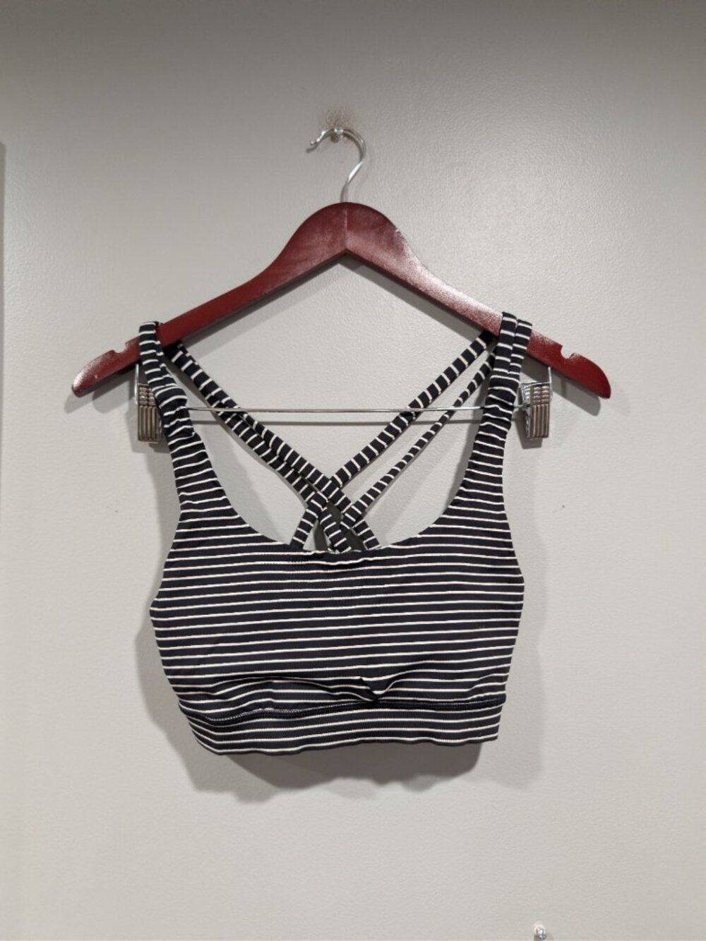 Lululemon Athletica Women's Energy Bra Long Line Mod Stripe Black White Size 4